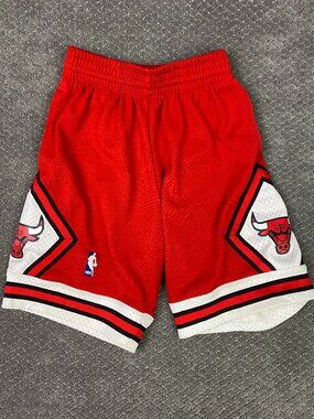 Chicago Bulls Shorts Mens XS Red Hardwood Classics Mitchell & Ness Swingman